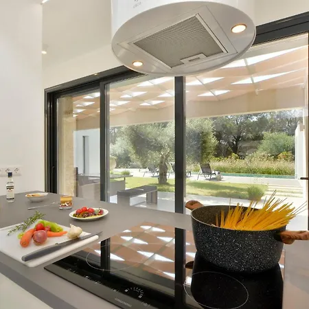 فيلة Kalloni Línia