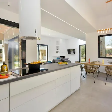 Villa Kalloni Línia