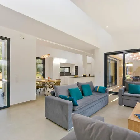 Kalloni Villa Línia